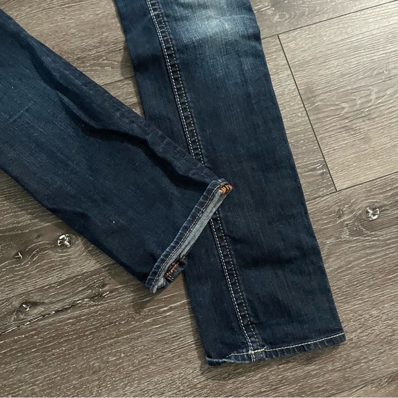 Rock Revival Elma Straight Jean
Dark Wash with contrast stitching
Size 26 - Picture 6 of 15